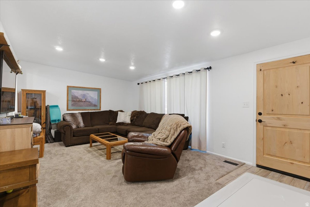 5680 S 2600 W #12 Roy, UT 84067