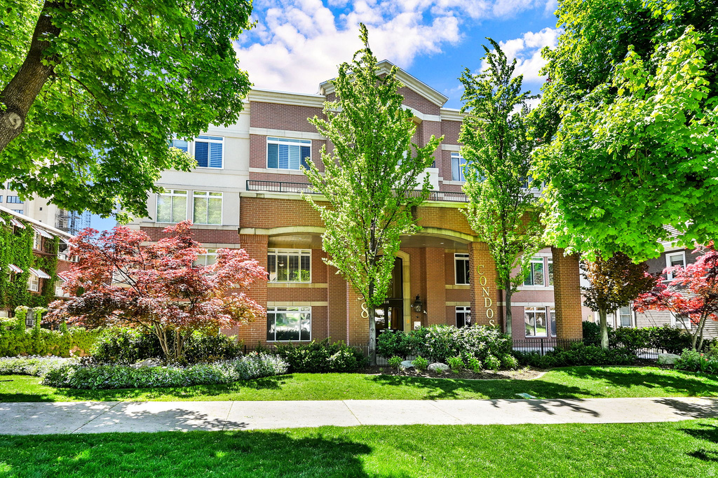 838 E SOUTH TEMPLE #409 Salt Lake City, UT 84102
