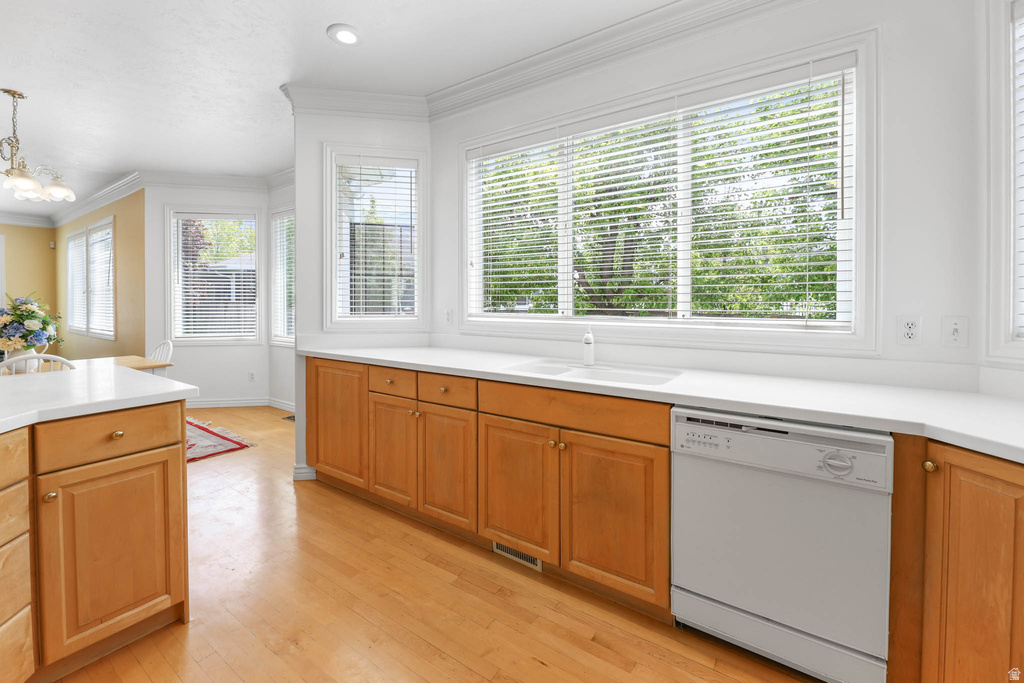 6614 LINDIE CT Salt Lake City, UT 84121