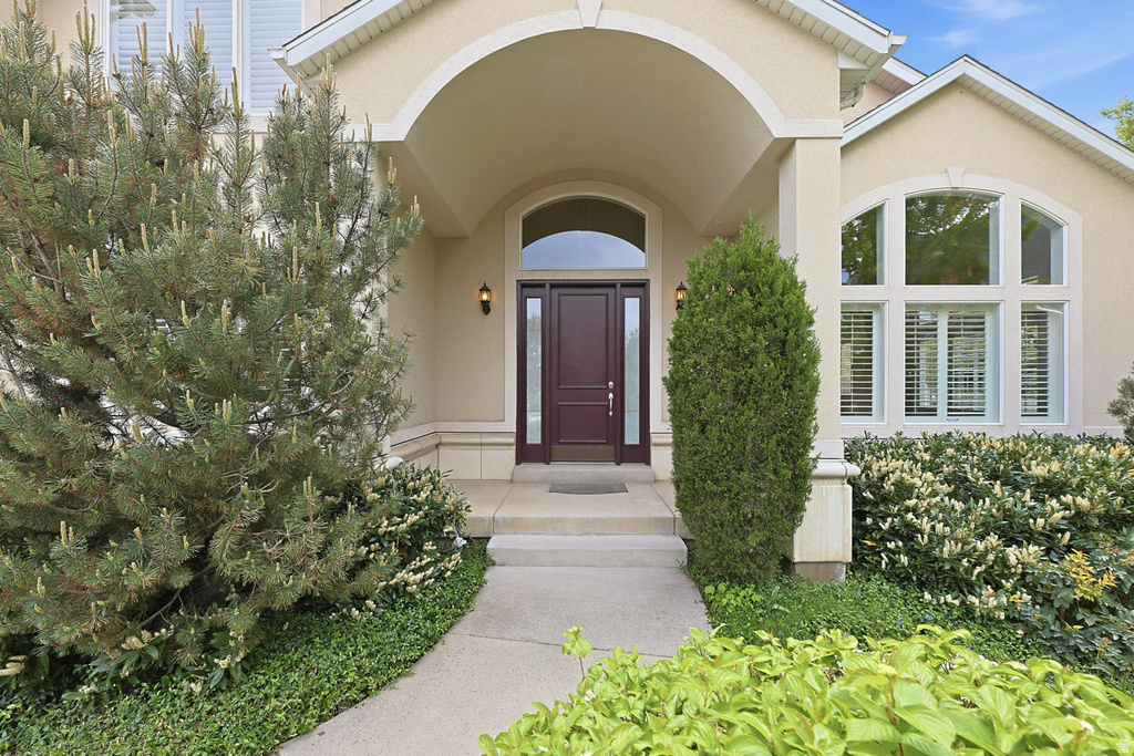 6614 LINDIE CT Salt Lake City, UT 84121