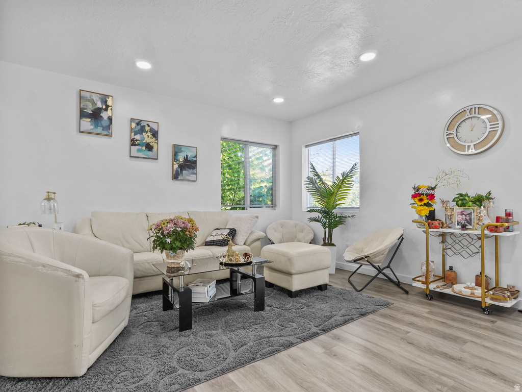 60 S WHITESIDE ST Layton, UT 84041
