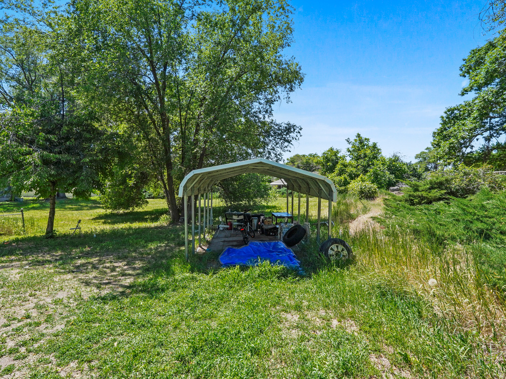 60 S WHITESIDE ST Layton, UT 84041