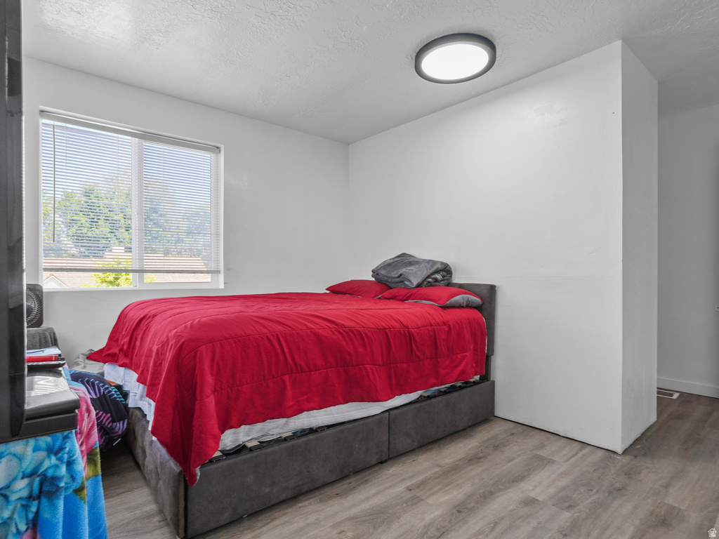 60 S WHITESIDE ST Layton, UT 84041