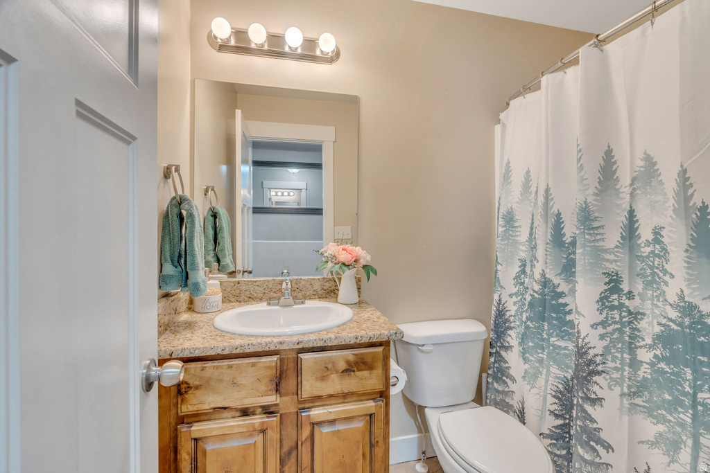 2454 E OX YOKE DR Eagle Mountain, UT 84005