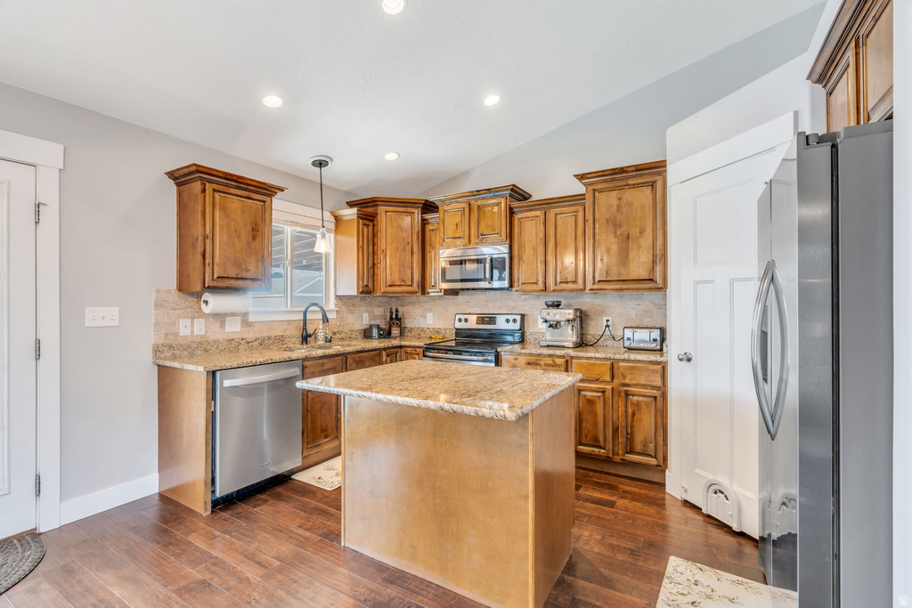 2454 E OX YOKE DR Eagle Mountain, UT 84005