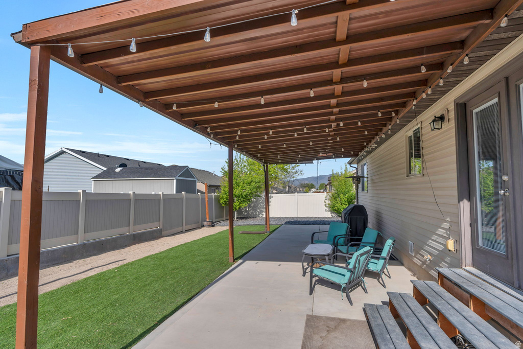 2454 E OX YOKE DR Eagle Mountain, UT 84005