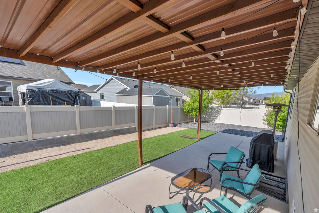 2454 E OX YOKE DR Eagle Mountain, UT 84005