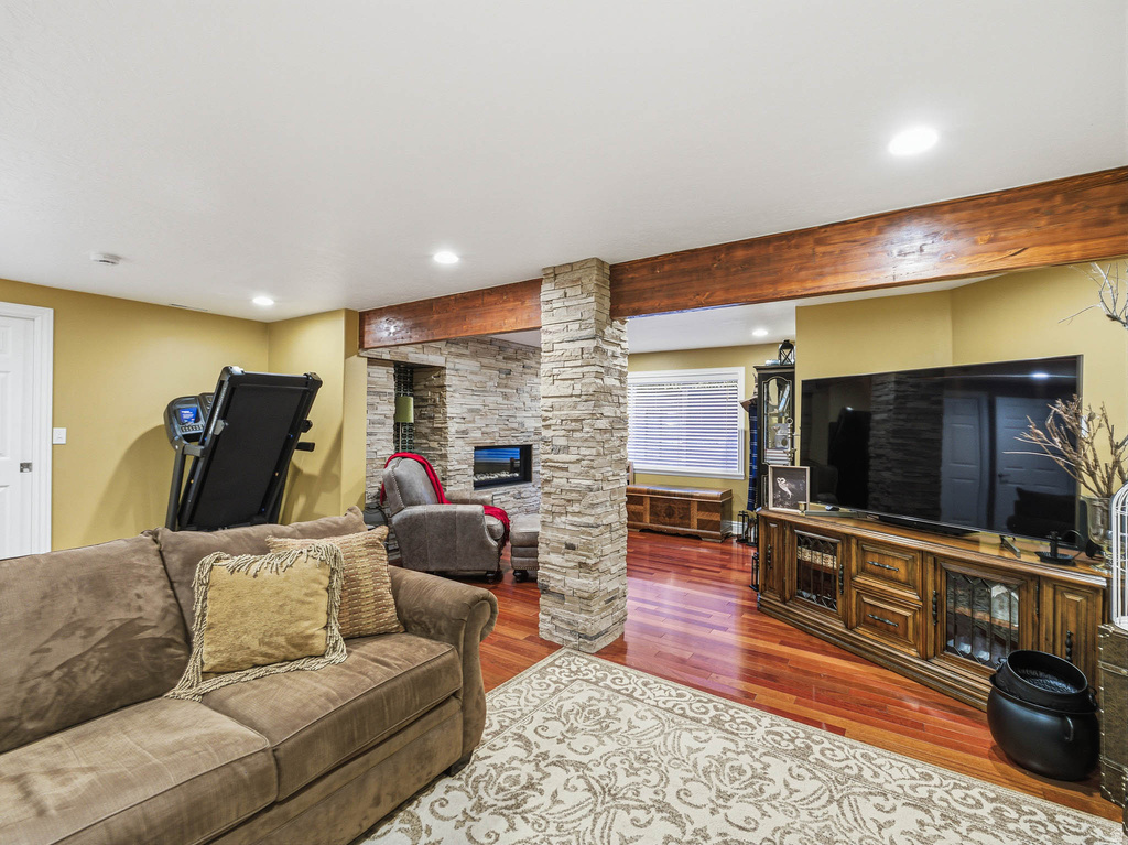 355 S WOOD DR Alpine, UT 84004