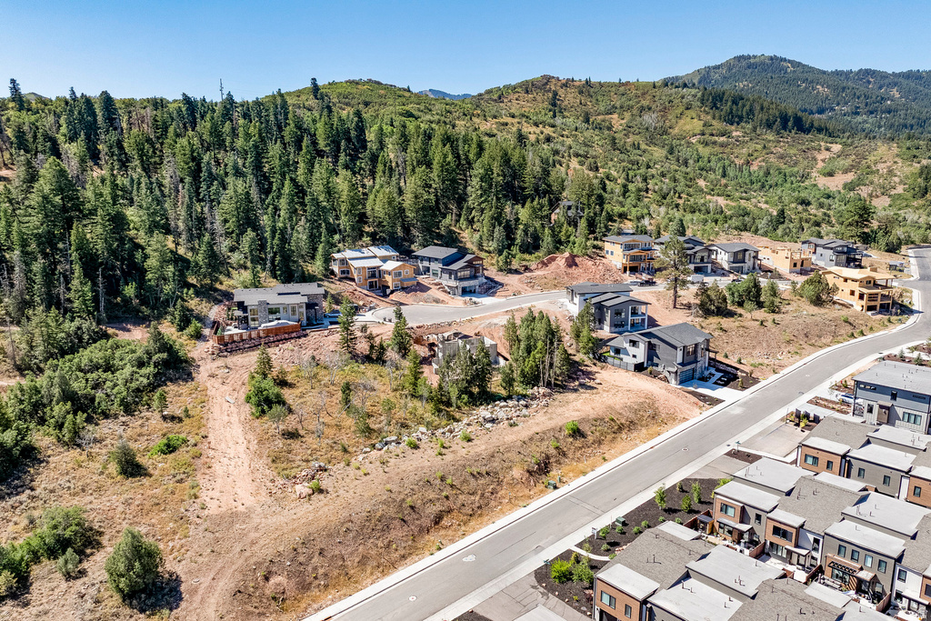 4033 W DISCOVERY WAY #323 Park City, UT 84098