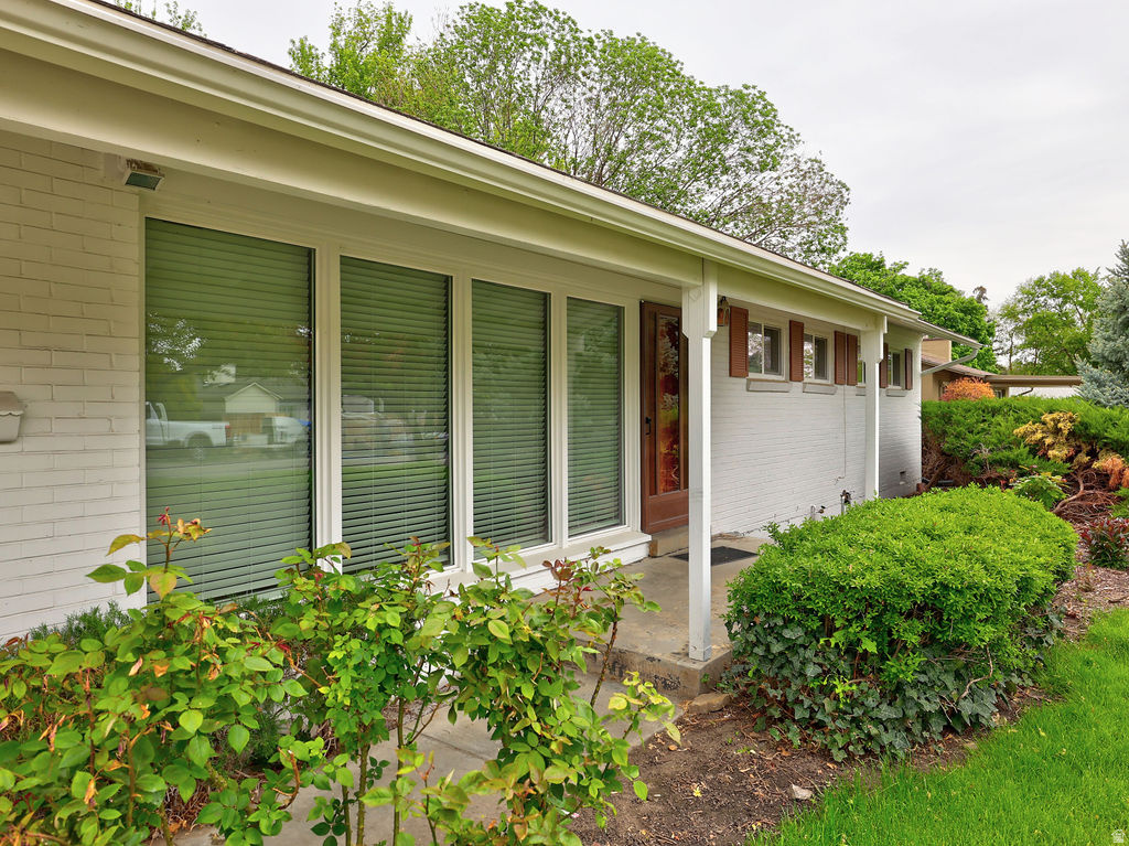 1740 E SOUTHMOOR DR Salt Lake City, UT 84117