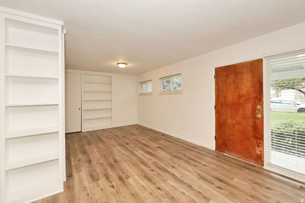 1740 E SOUTHMOOR DR Salt Lake City, UT 84117