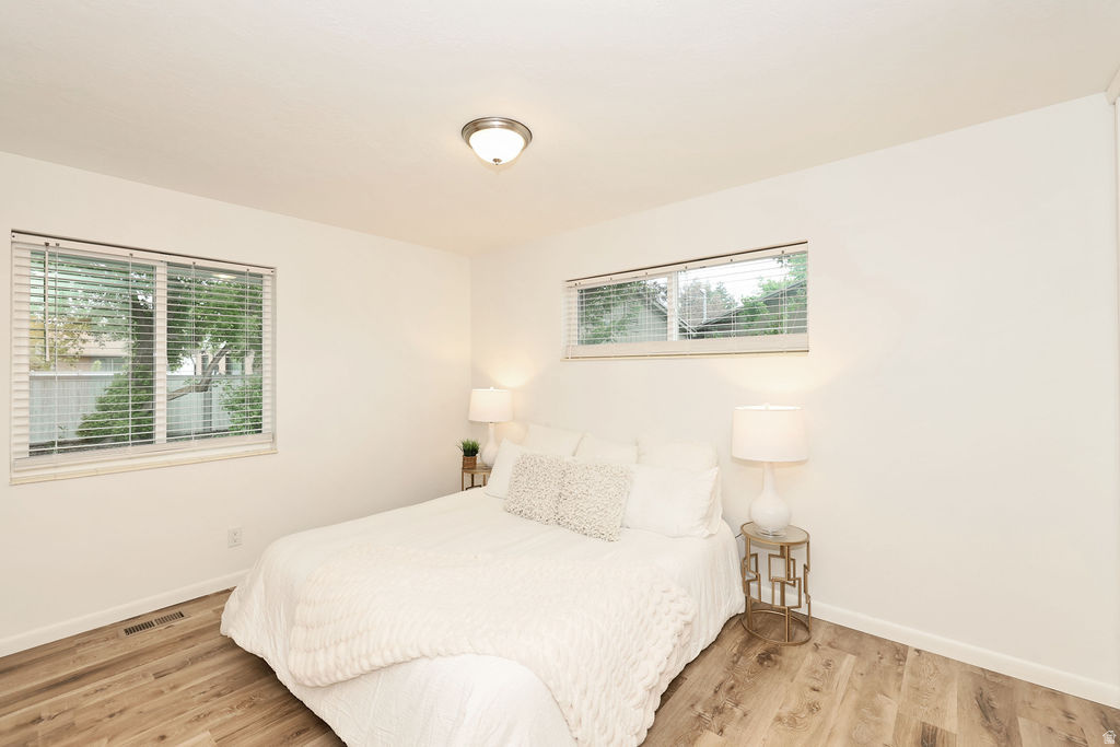 1740 E SOUTHMOOR DR Salt Lake City, UT 84117
