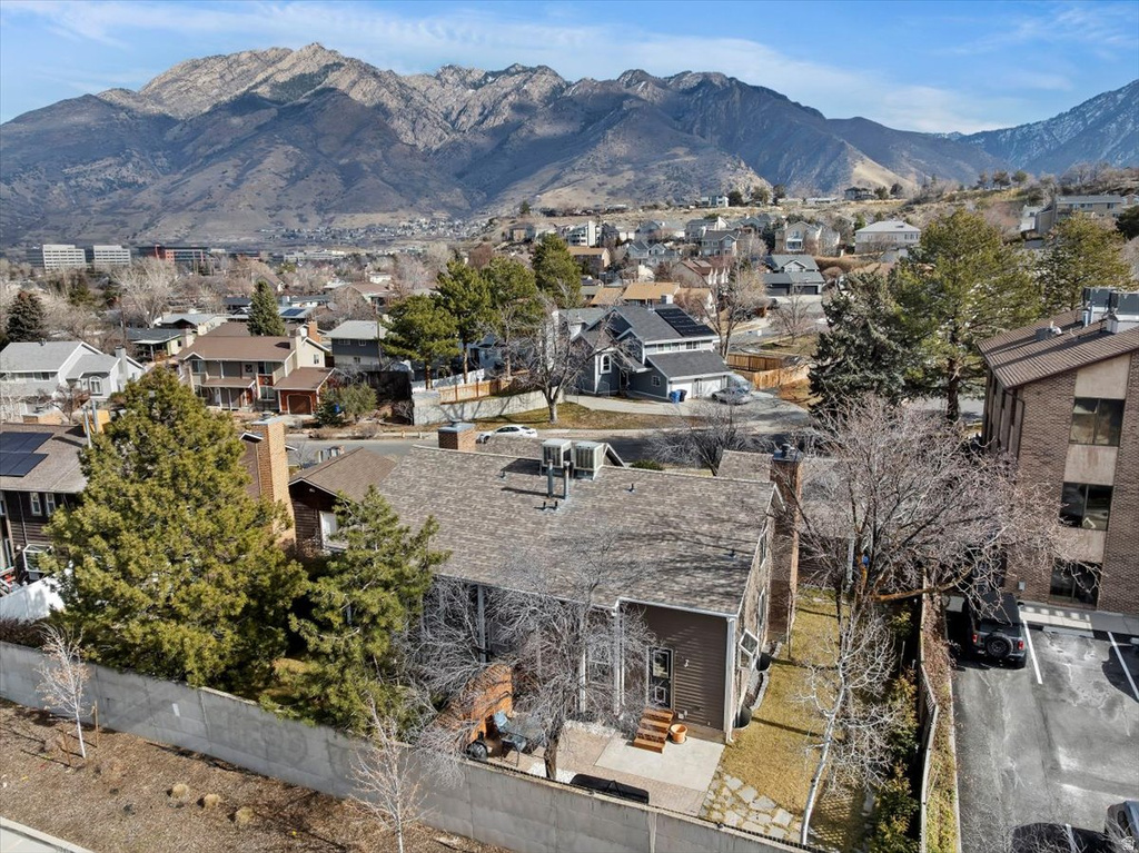 6924 S HILLSIDE CIR Cottonwood Heights, UT 84121