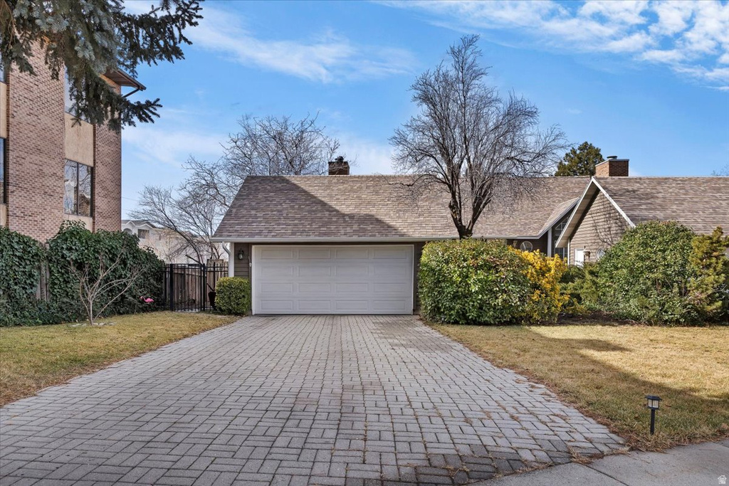 6924 S HILLSIDE CIR Cottonwood Heights, UT 84121