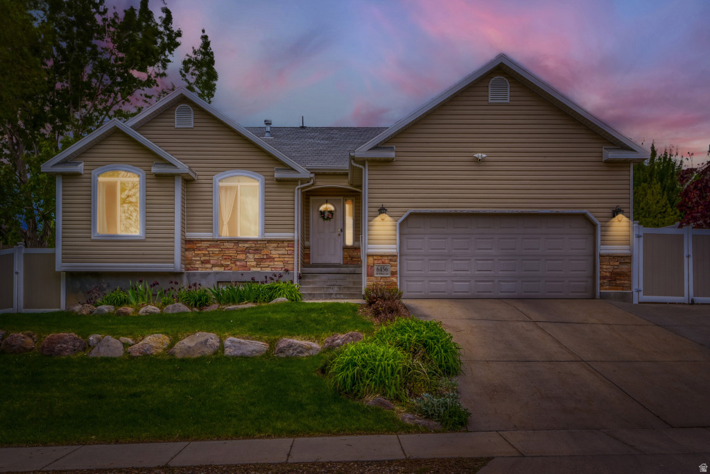 6456 S MOUNT WHITNEY LN Salt Lake City, UT 84118