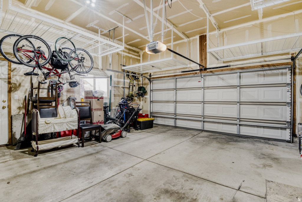 6456 S MOUNT WHITNEY LN Salt Lake City, UT 84118