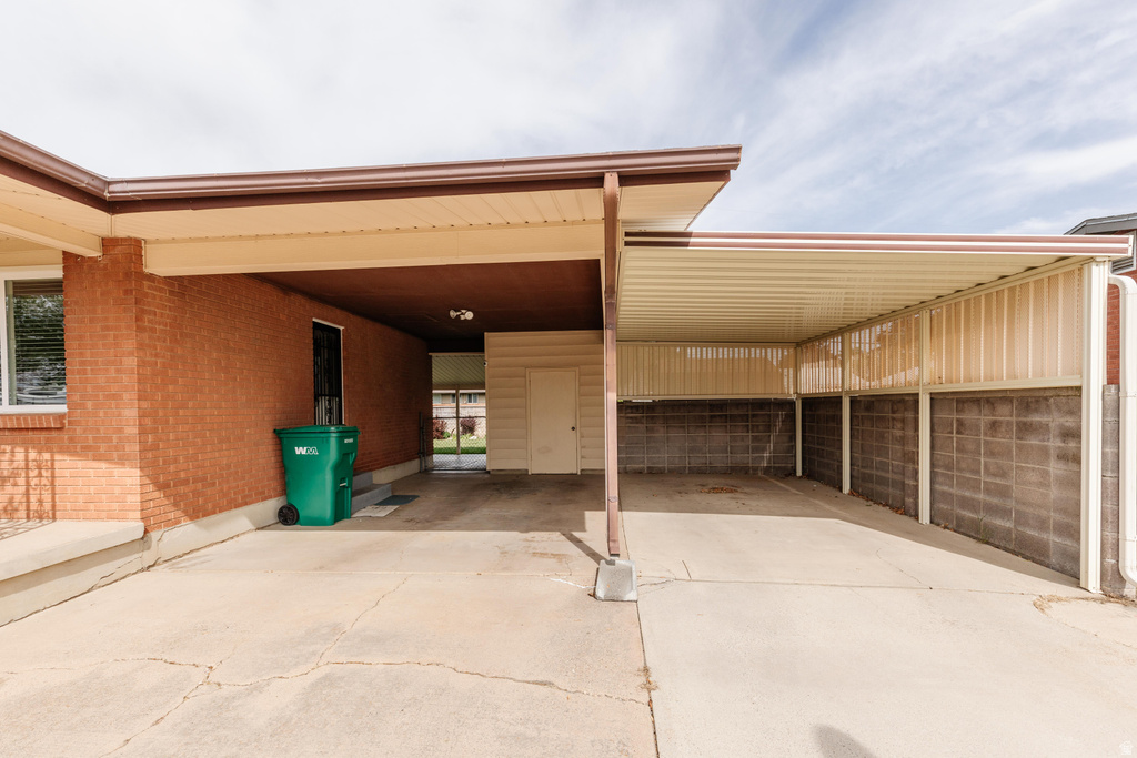 4302 S 2325 W Roy, UT 84067