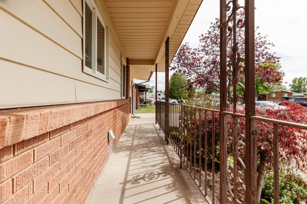 4302 S 2325 W Roy, UT 84067