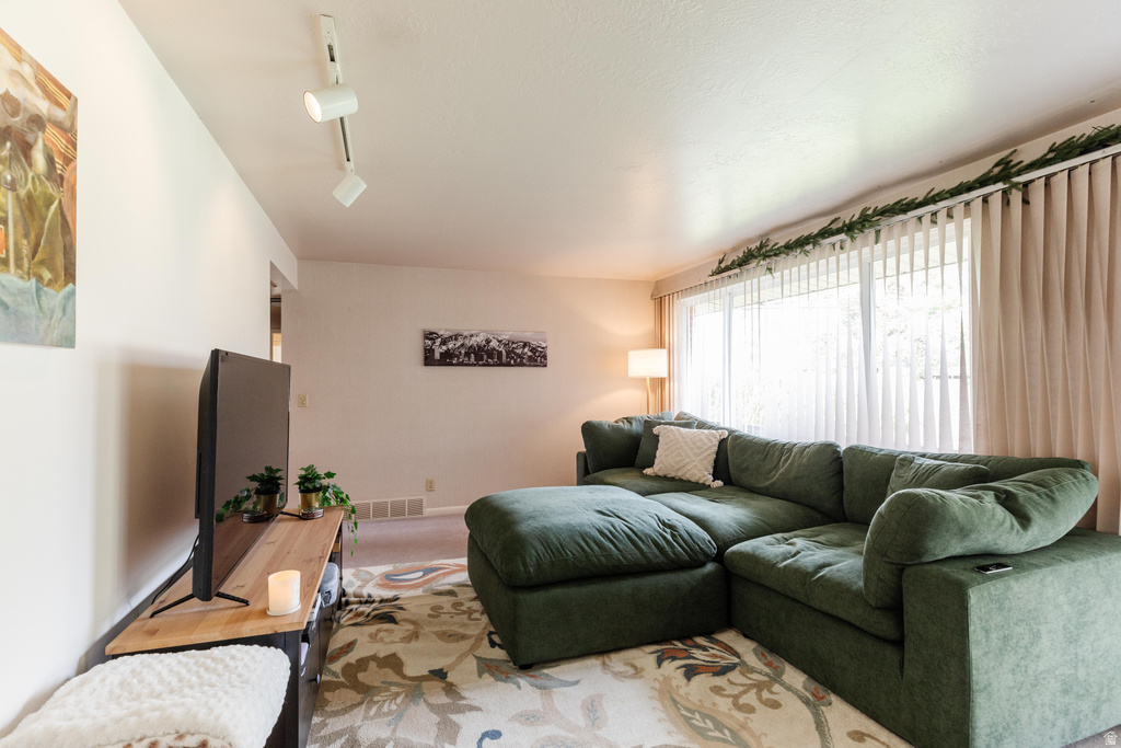 4302 S 2325 W Roy, UT 84067