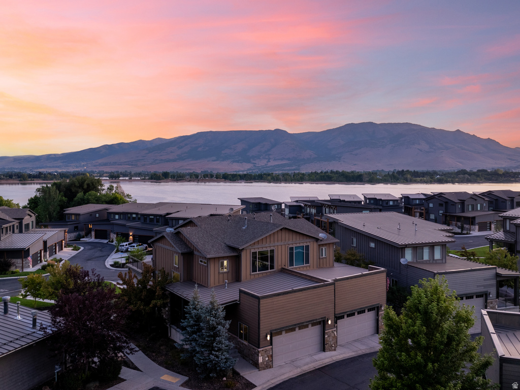 819 S EDGEWATER CT #9 Huntsville, UT 84317