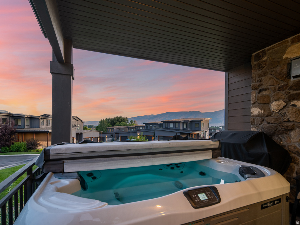 819 S EDGEWATER CT #9 Huntsville, UT 84317