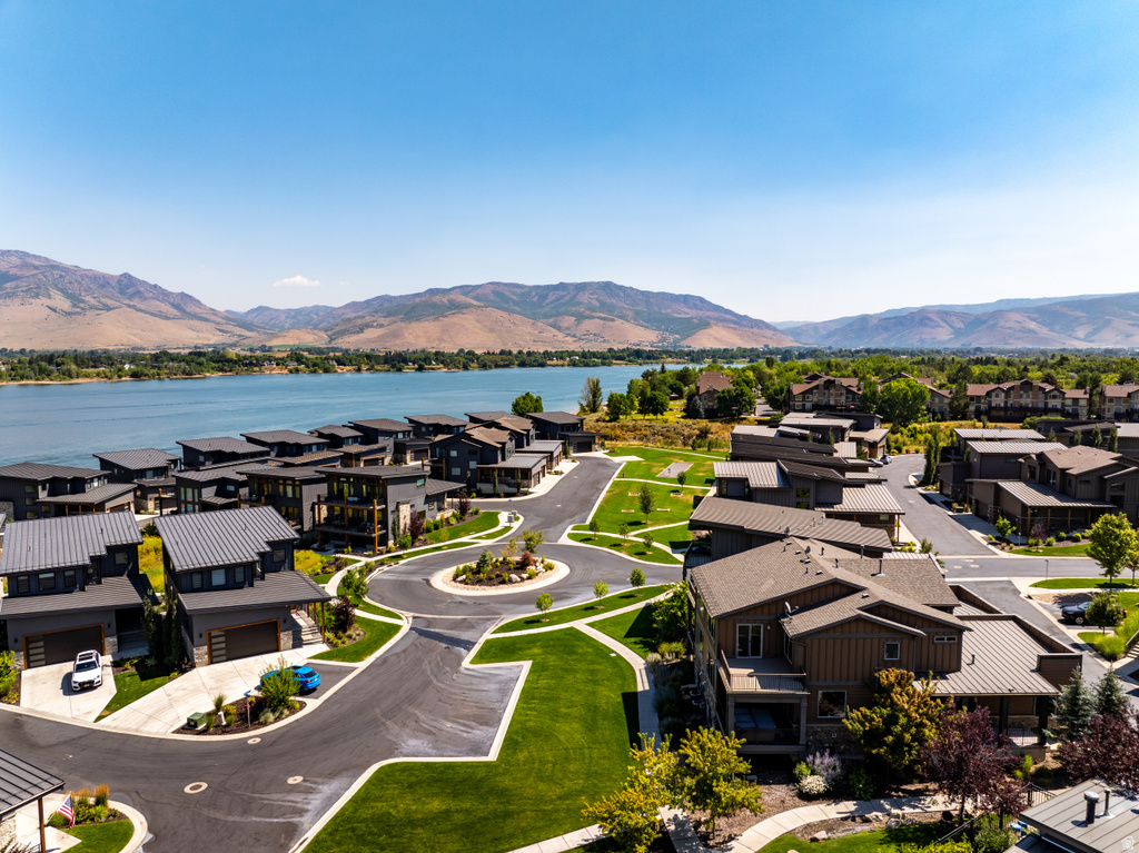 819 S EDGEWATER CT #9 Huntsville, UT 84317