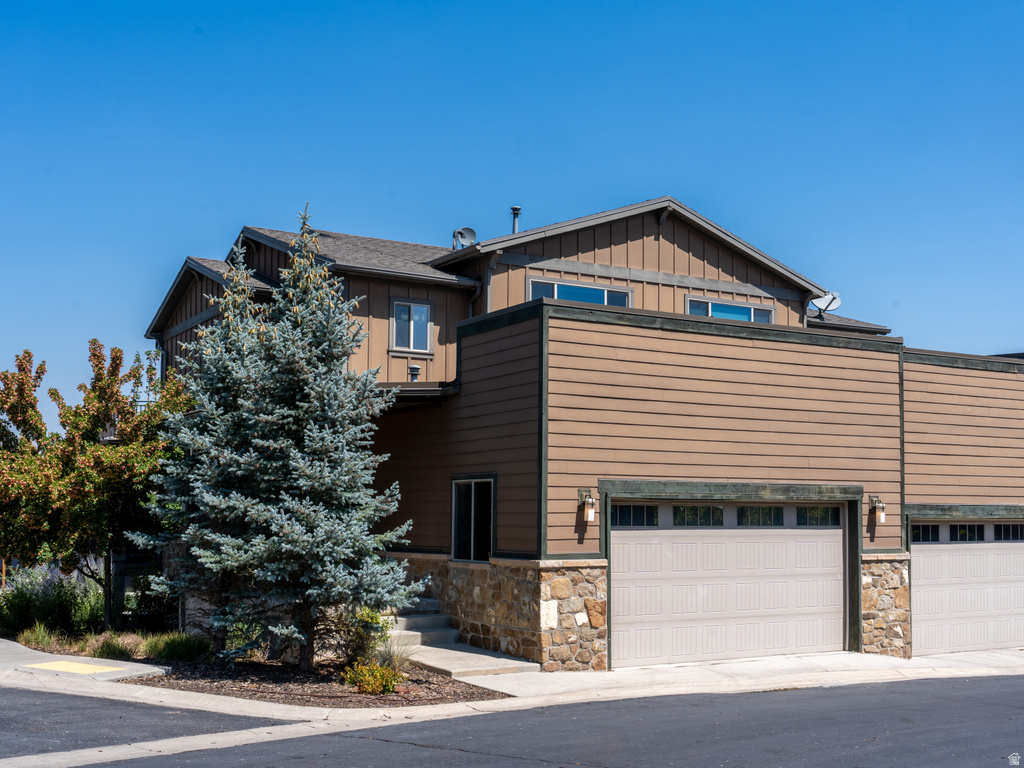 819 S EDGEWATER CT #9 Huntsville, UT 84317