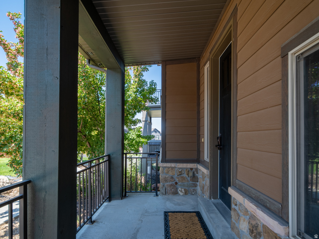 819 S EDGEWATER CT #9 Huntsville, UT 84317