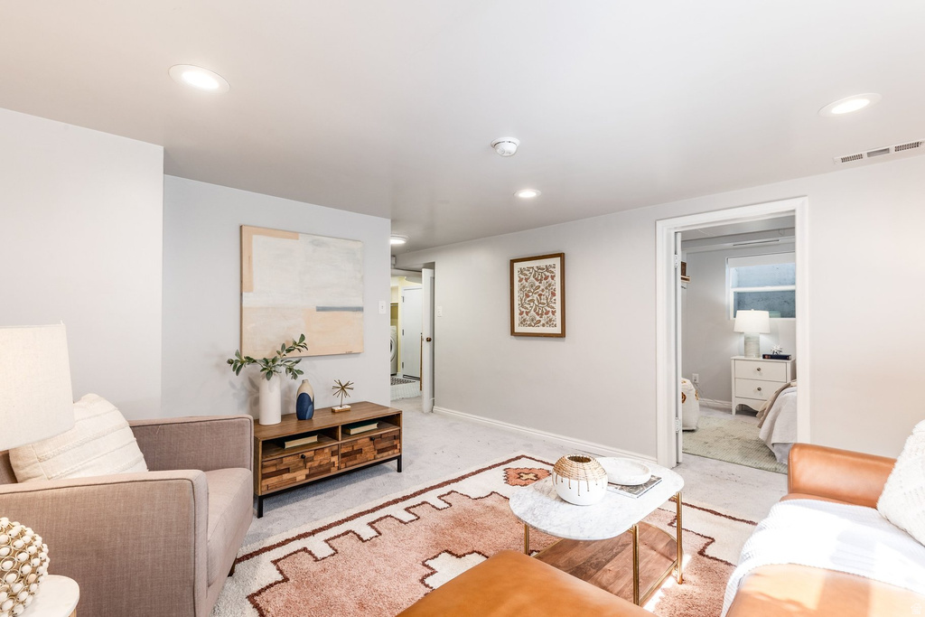 1675 E WESTMINSTER AVE Salt Lake City, UT 84105