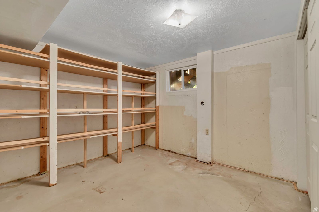 98 E 700 S Farmington, UT 84025