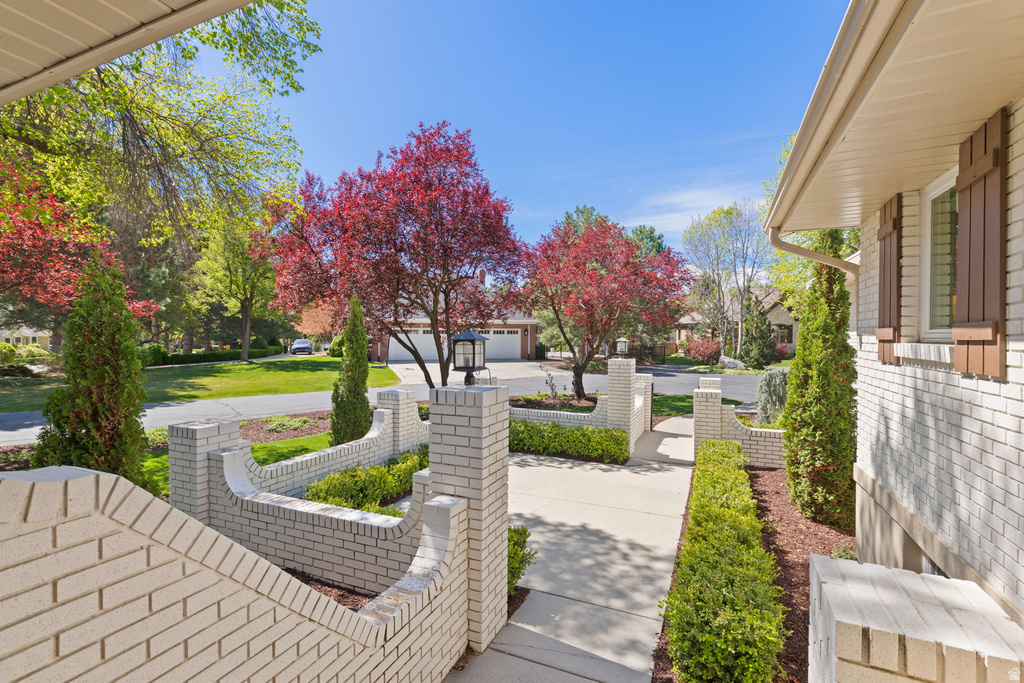 10427 N HIDDEN OAK DR Highland, UT 84003