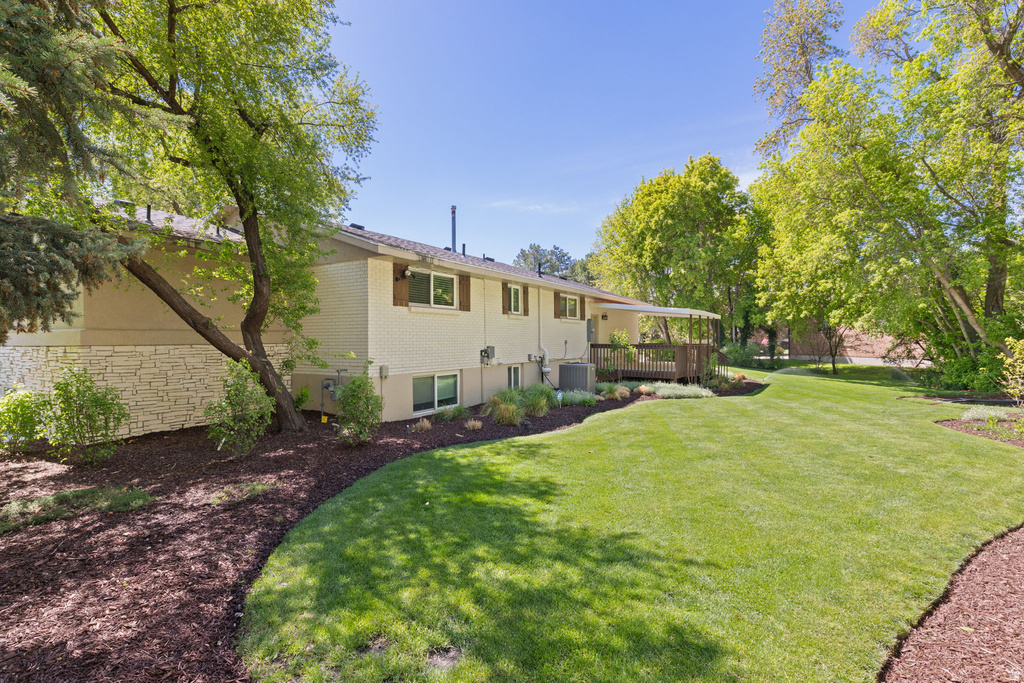 10427 N HIDDEN OAK DR Highland, UT 84003
