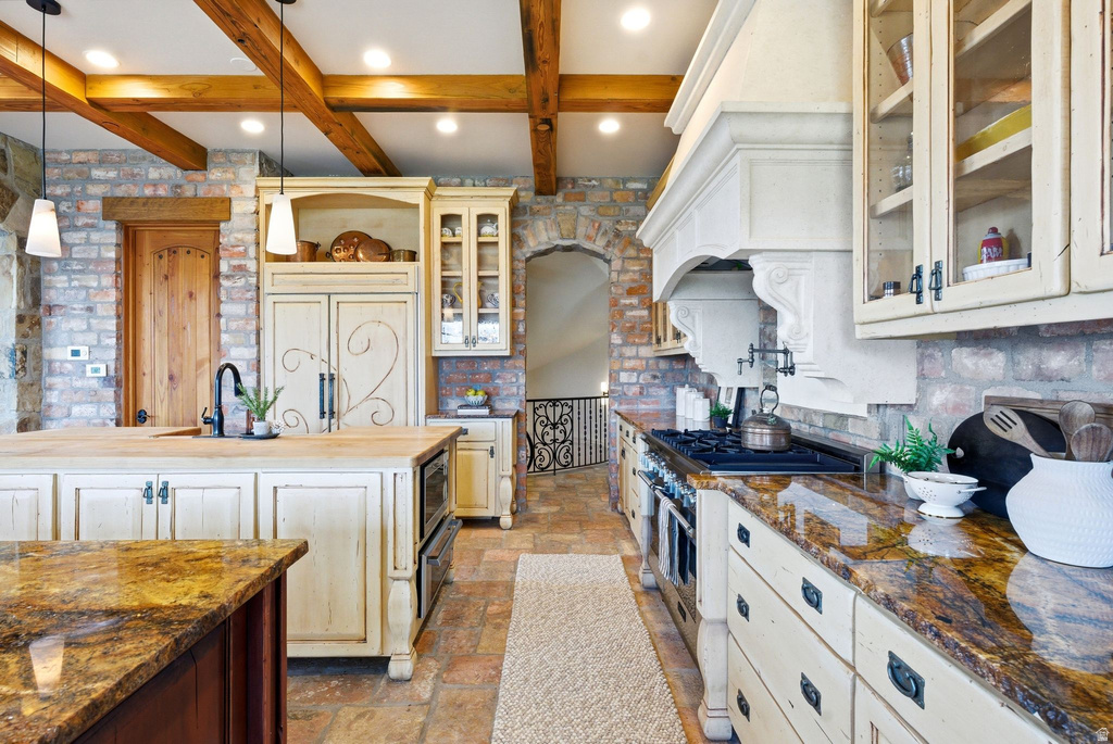 1210 LASSO TRL Hideout, UT 84036