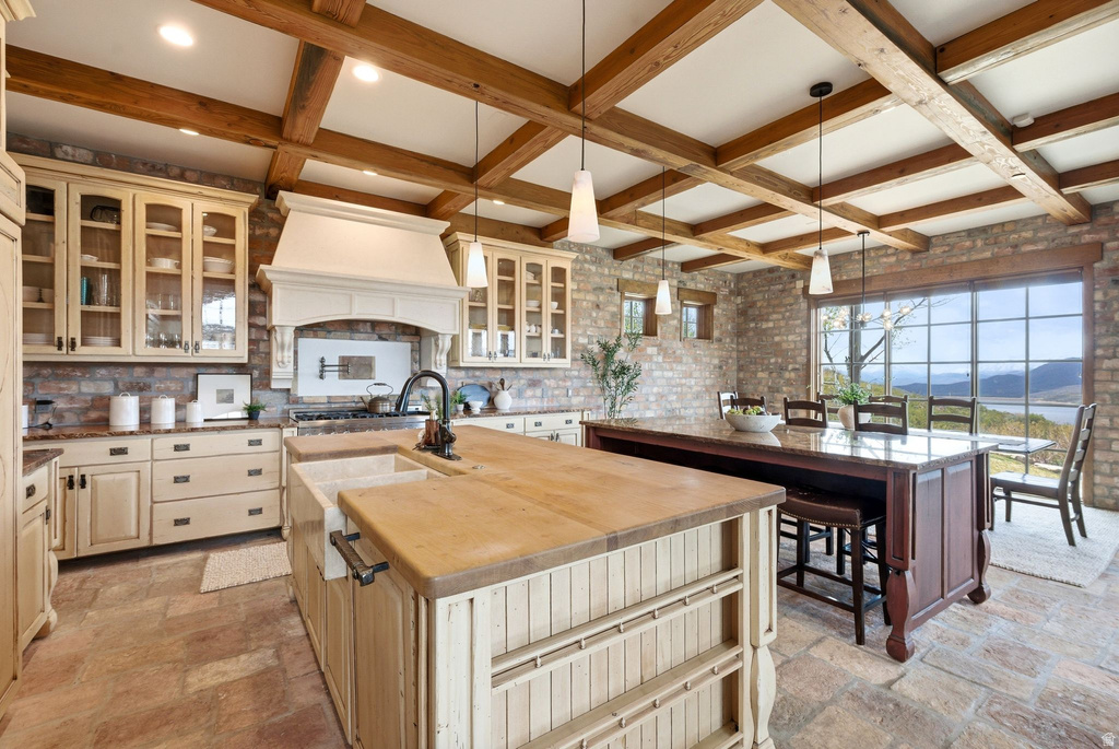 1210 LASSO TRL Hideout, UT 84036