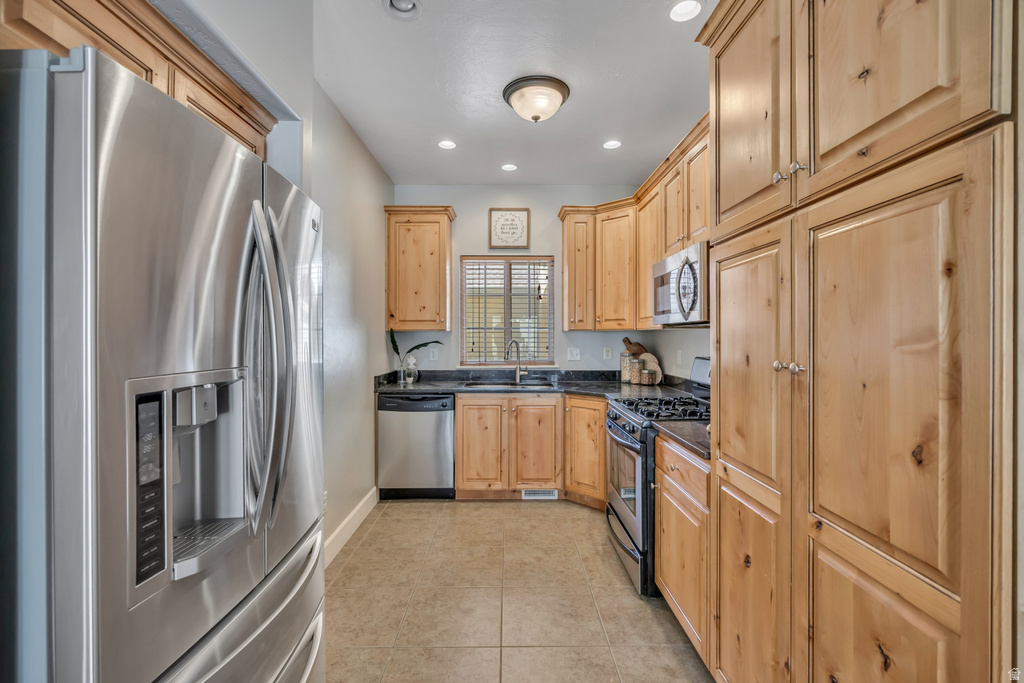 585 E WYNGATE POINTE LN Draper, UT 84020