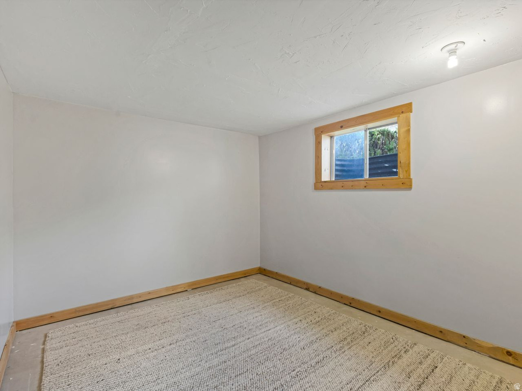 7168 S 1700 E Cottonwood Heights, UT 84121
