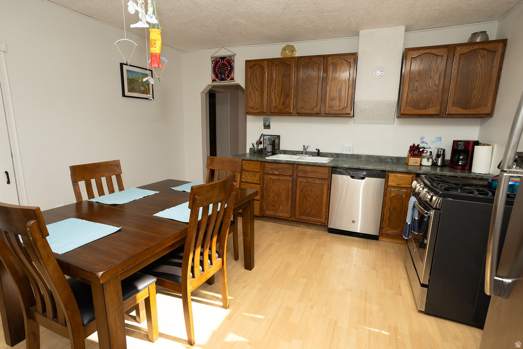 195 N 200 W Monroe, UT 84754