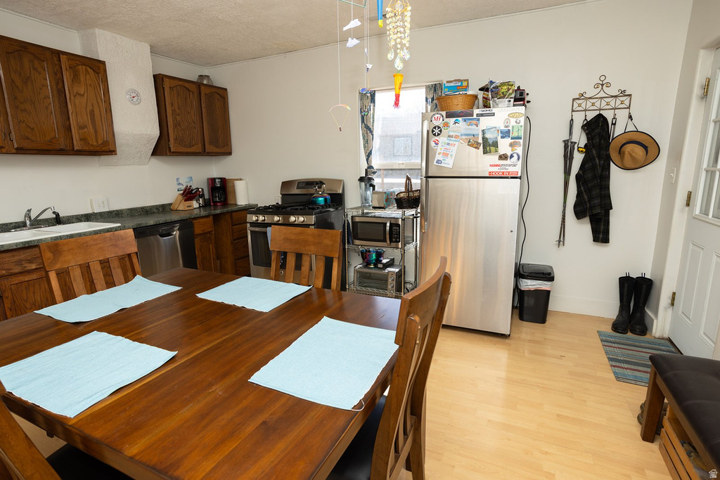 195 N 200 W Monroe, UT 84754