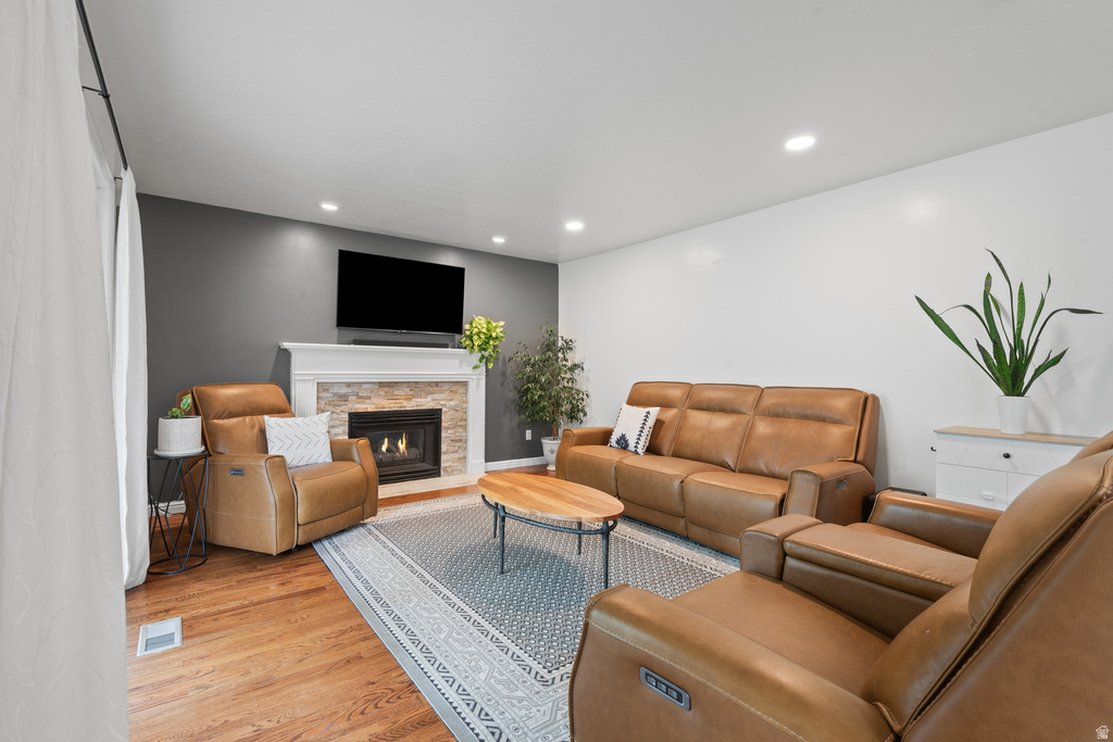 1554 E BUTTERCUP DR Sandy, UT 84092