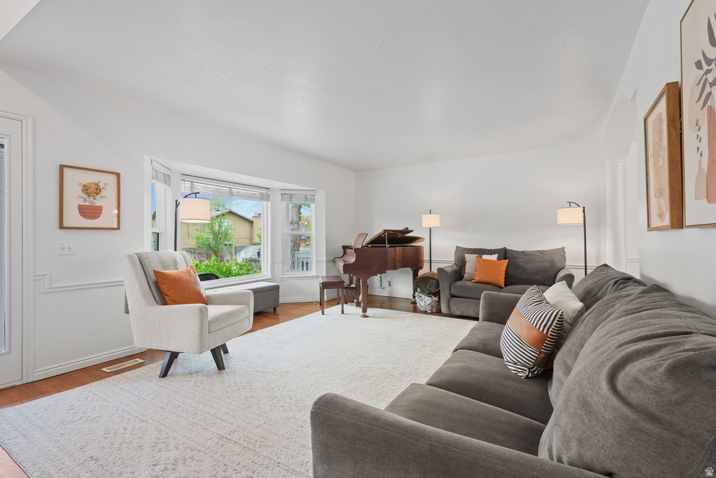 1554 E BUTTERCUP DR Sandy, UT 84092