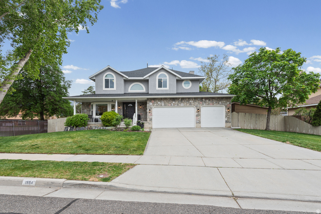 1554 E BUTTERCUP DR Sandy, UT 84092