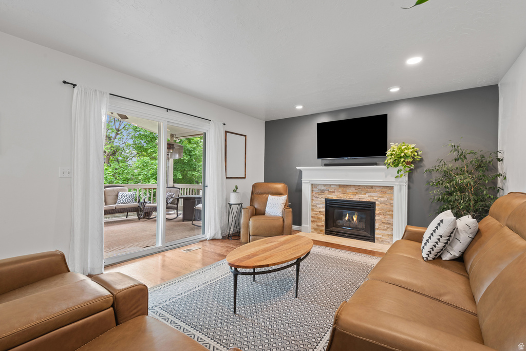 1554 E BUTTERCUP DR Sandy, UT 84092