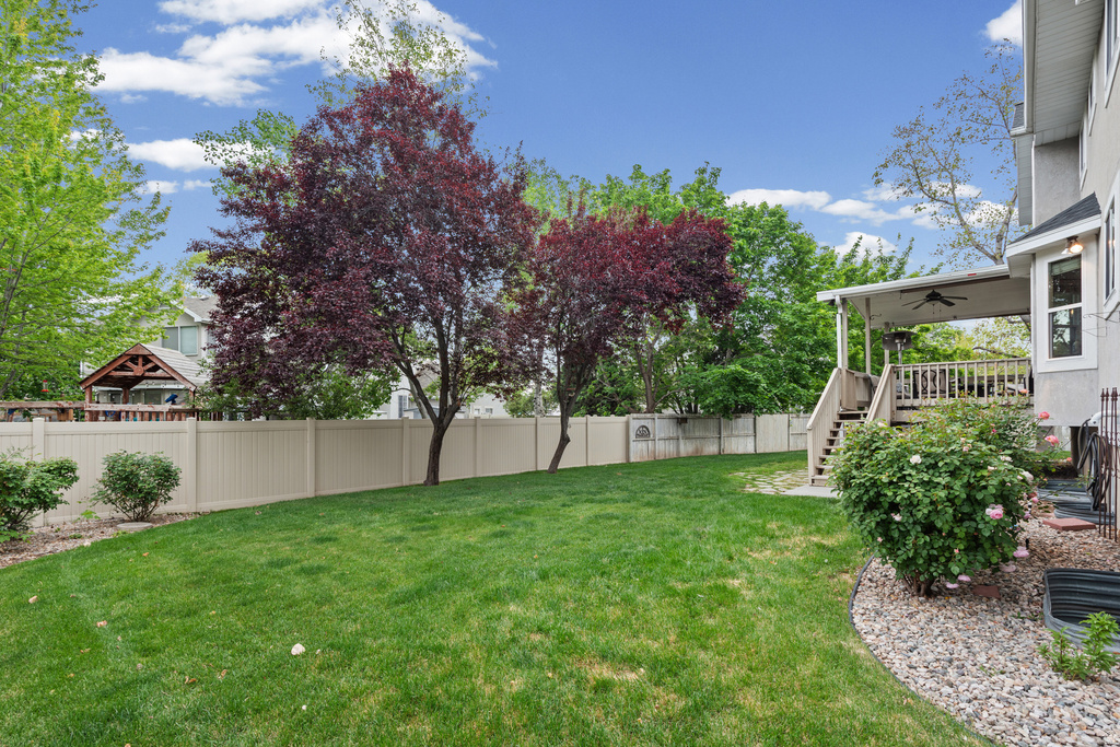 1554 E BUTTERCUP DR Sandy, UT 84092
