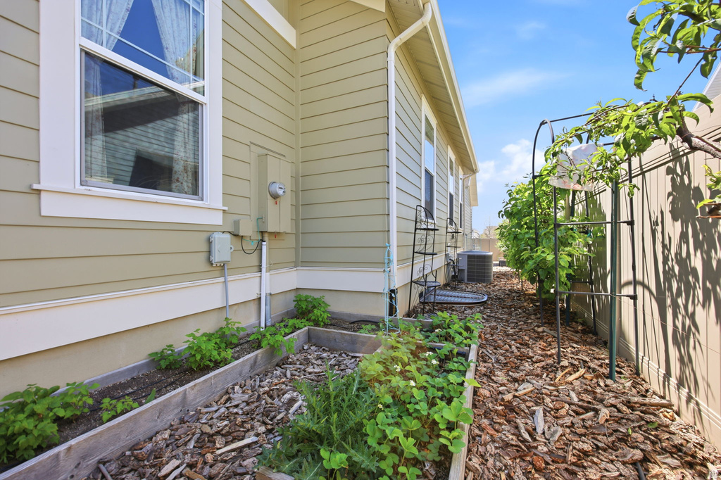 423 N JOSEPH ACRES RD Kaysville, UT 84037