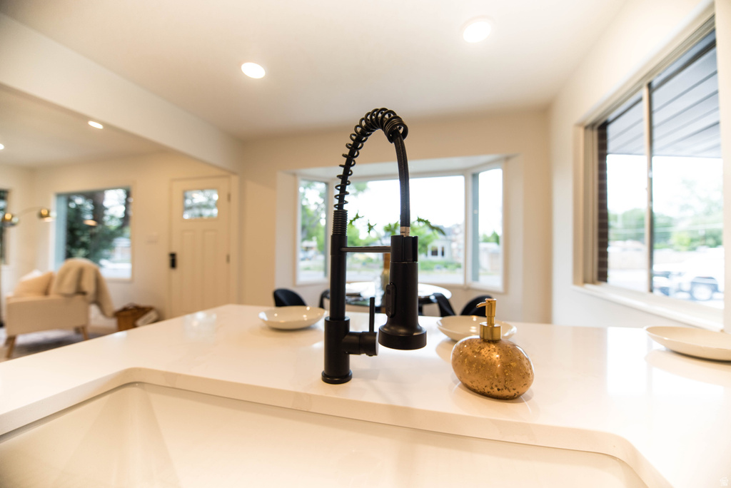 1377 W TALISMAN DR Salt Lake City, UT 84116