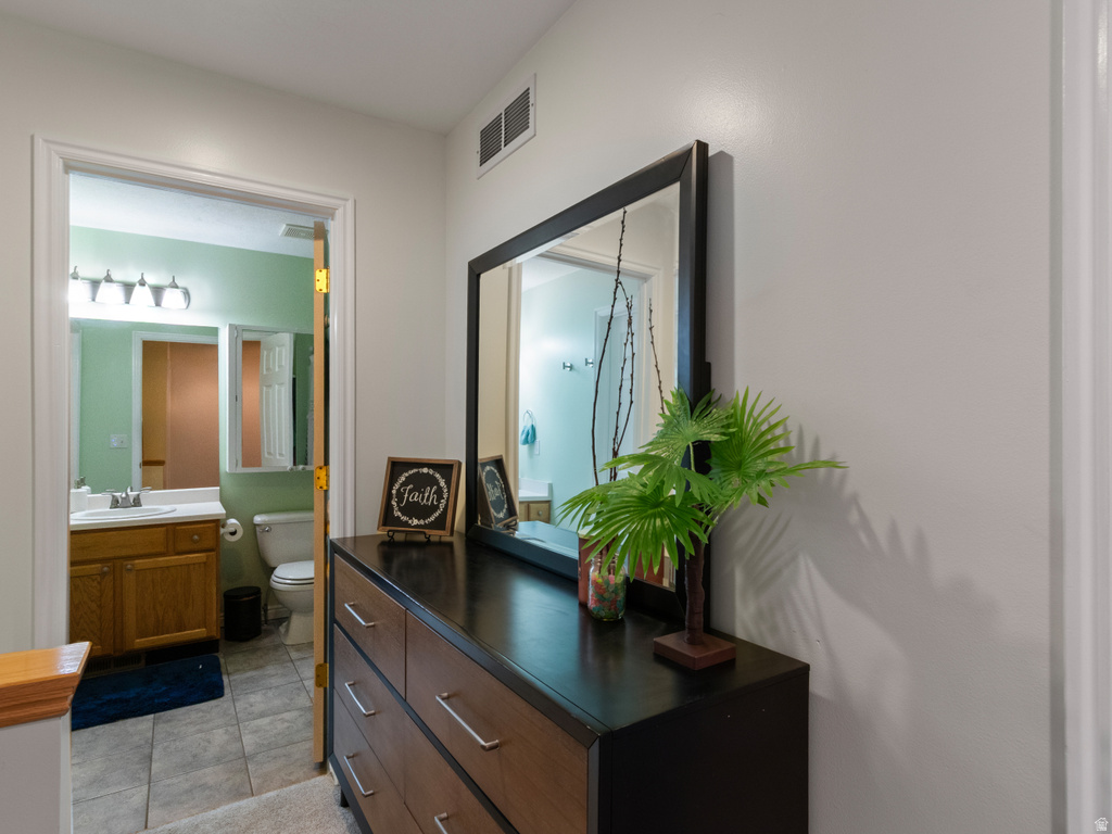 1546 W COMPASS POINT LN #2B West Jordan, UT 84084