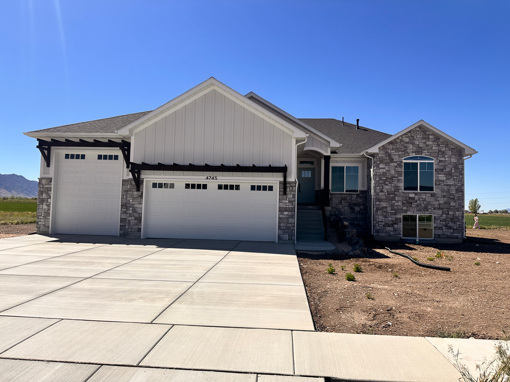 4745 W 9370 N Elwood, UT 84337