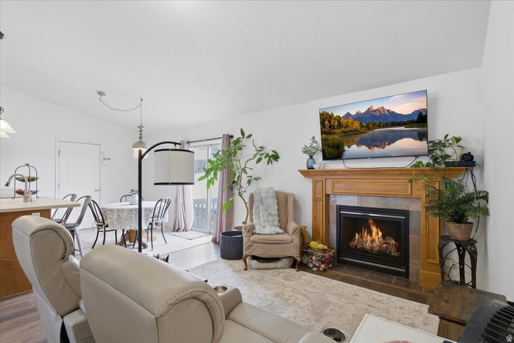 6822 S HIGH BLUFF DR West Jordan, UT 84081