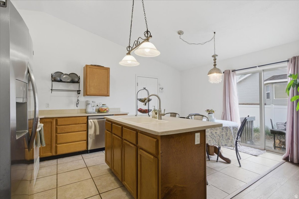 6822 S HIGH BLUFF DR West Jordan, UT 84081