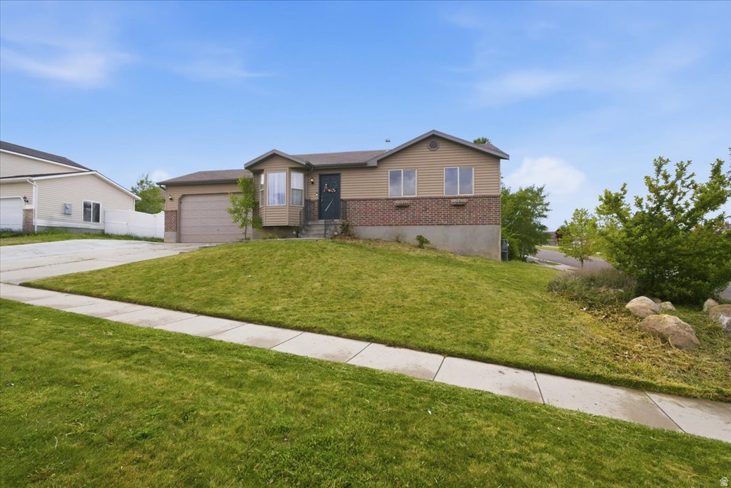 6822 S HIGH BLUFF DR West Jordan, UT 84081